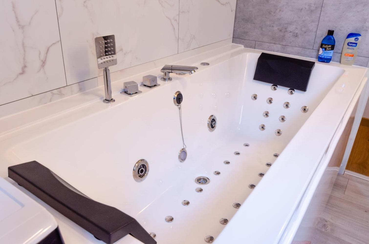 Appartement Balneo-Detente Sainte-Helene-du-Lac Екстериор снимка